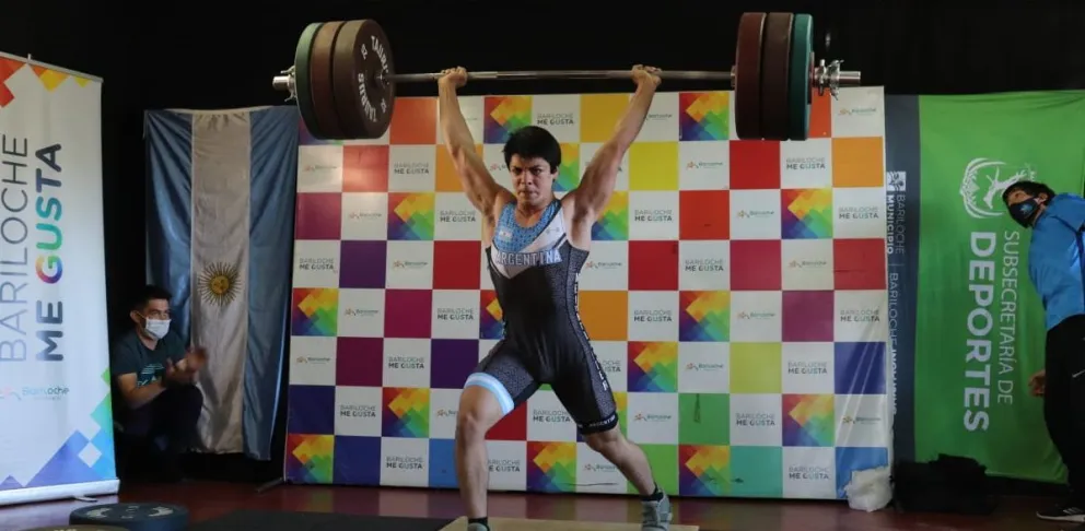 Gigante. Dante Pizzuti no para de sumar. Sumó tres títulos internacionales en una tarde.