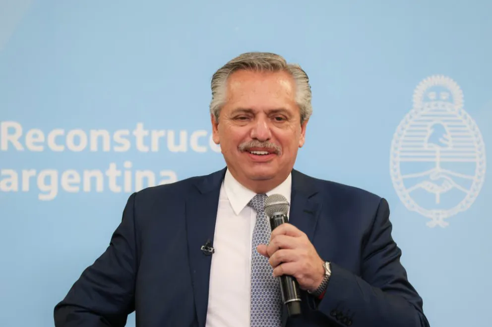 Fernández pidió "profundizar" los cuidados durante las Fiestas y el verano