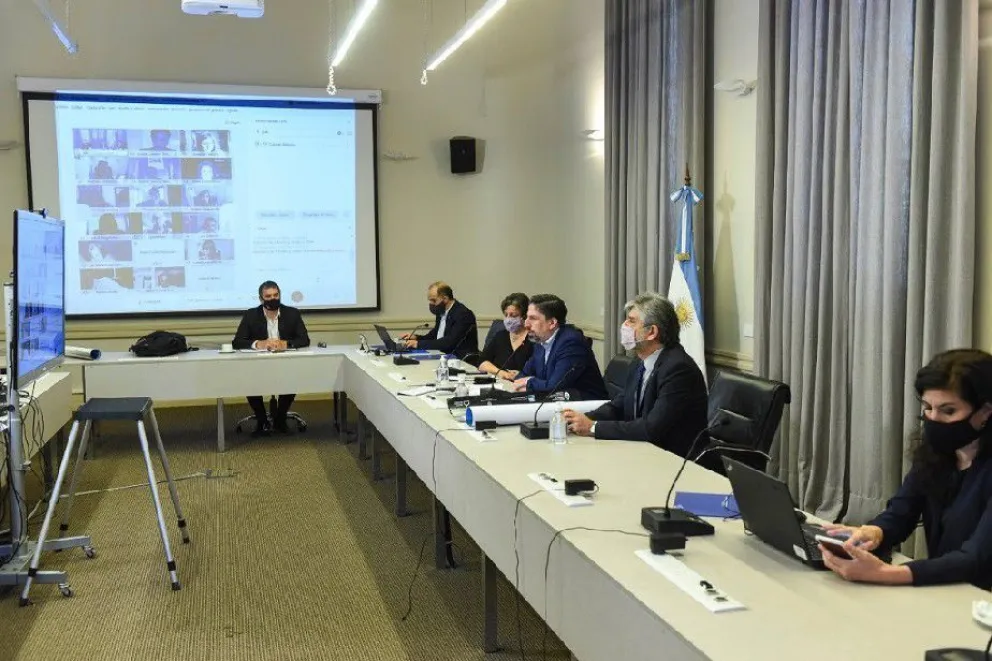 Los certificados de finalización de estudios secundarios podrán presentarse hasta noviembre de 2021