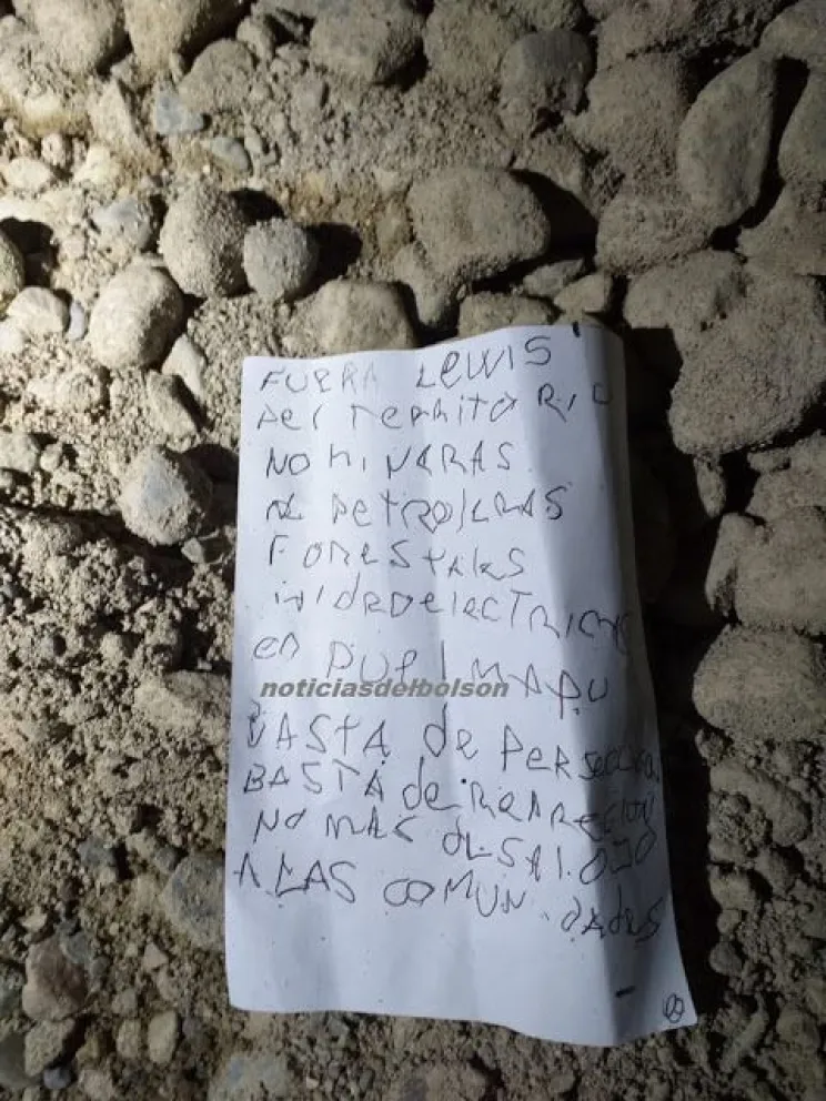 Incendiaron una máquina vial en Mallín Ahogado