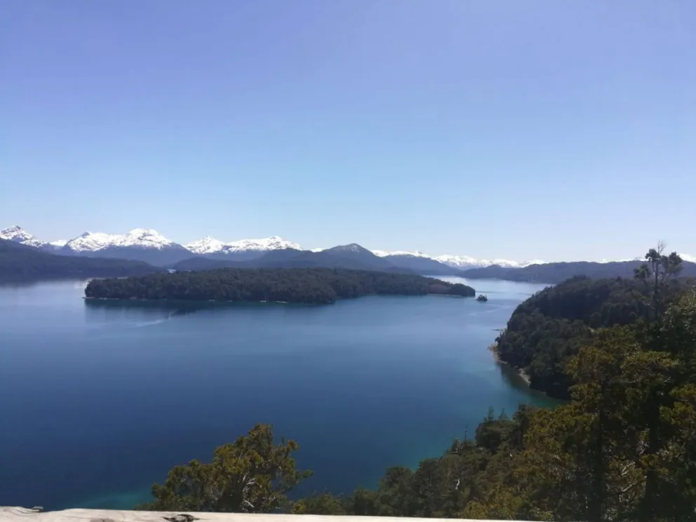 Hallaron el cuerpo sin vida de un hombre en el lago Nahuel Huapi