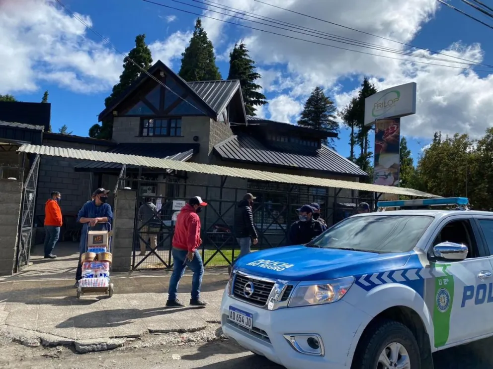 Boquete y robo en un mayorista de alimentos