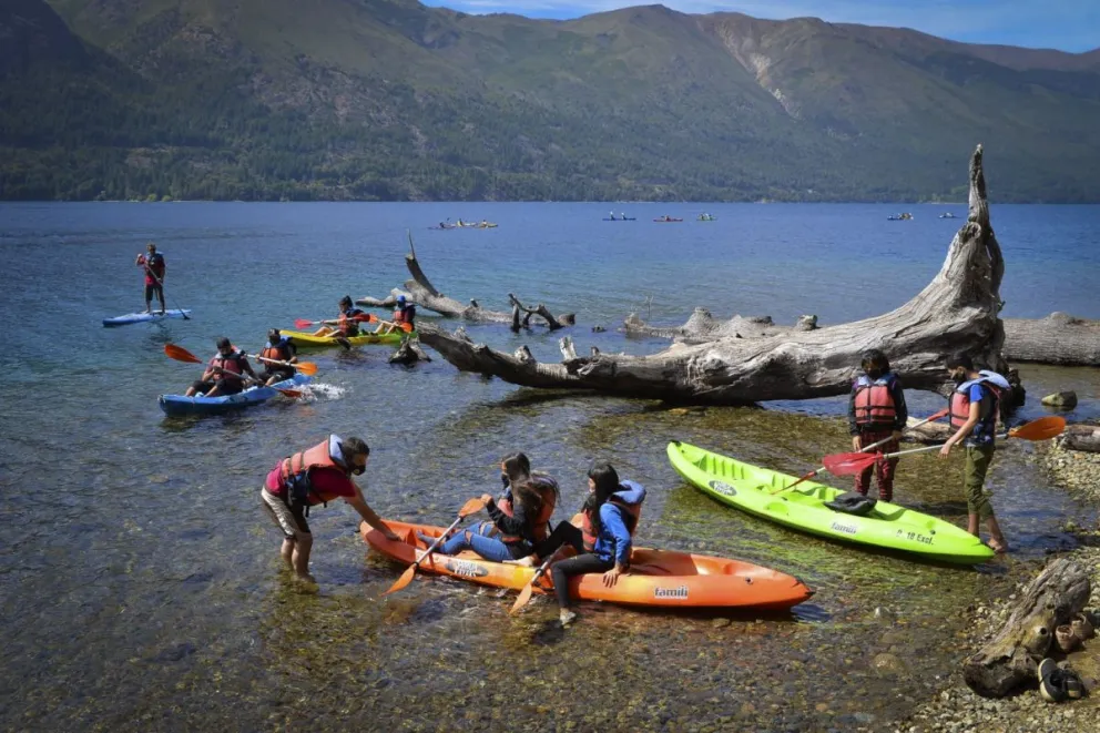 Decenas de estudiantes participan de "Construyendo Puentes"