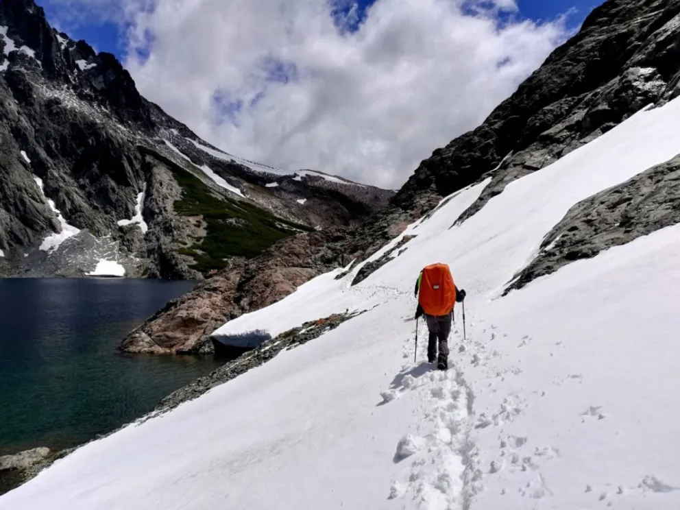 Travesía de las Cinco Lagunas: un recorrido por las montañas de Bariloche
