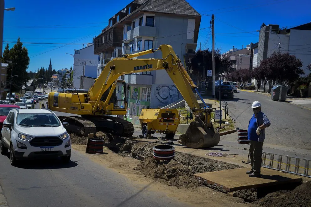 Una "roca errática" complicó la obra del colector costanero