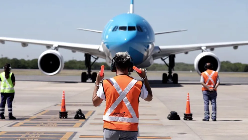 Despega hacia Moscú el tercer vuelo que traerá vacunas Sputnik V