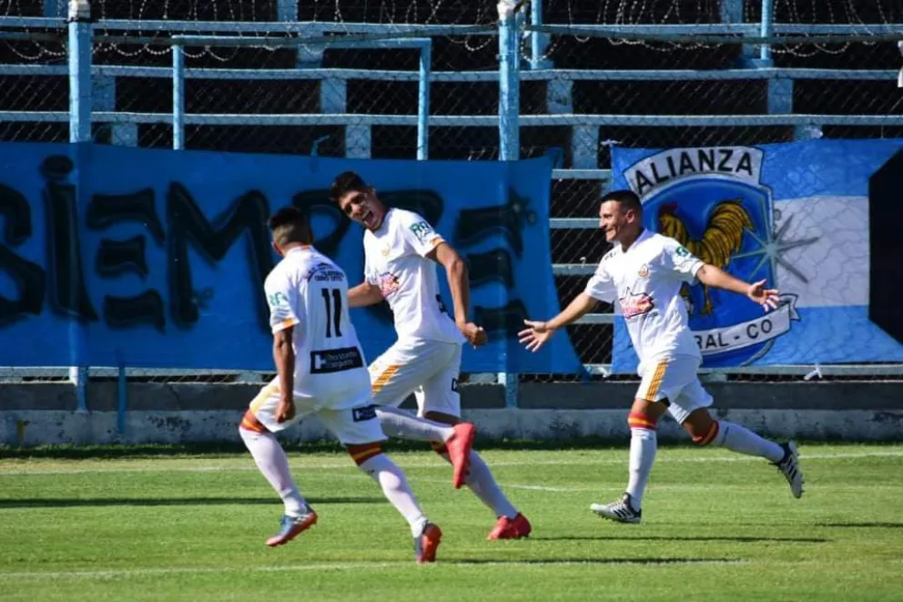 Por el Regional Amateur, los dos jugarán el domingo y en casa