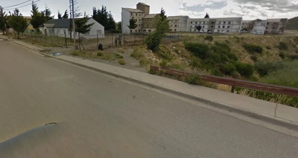 Hallaron a una persona muerta en un descampado