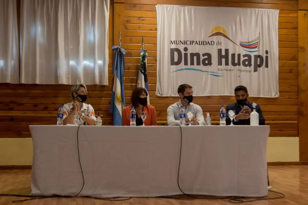 Destacando el trabajo en pandemia, Balseiro encabezó el inicio de sesiones en el Concejo de Dina Huapi