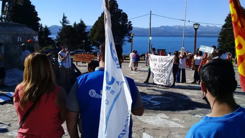 Hubo concentración en el Centro Cívico por el transporte público