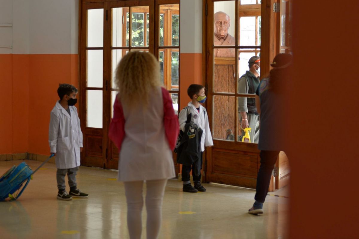 Gobierno presentó una oferta salarial a los docentes y ahora se analiza en asamblea
