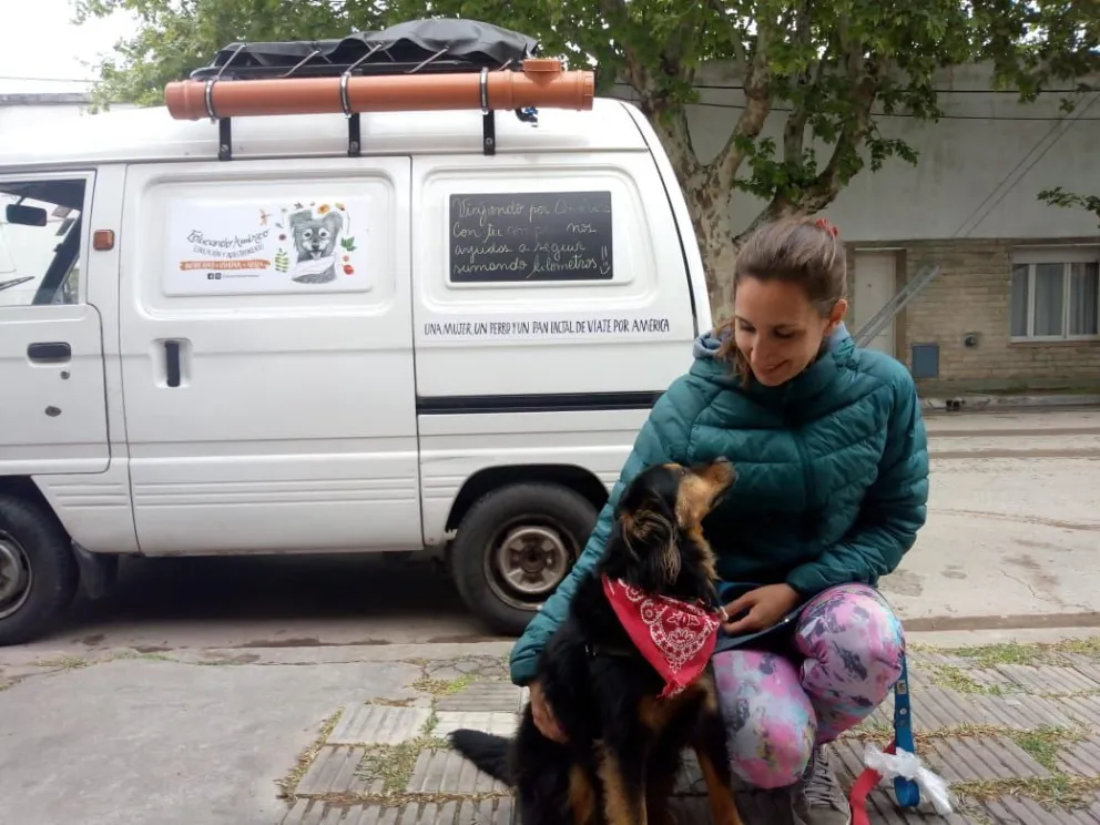 Una mujer, un perro y un pan lactal de viaje por América