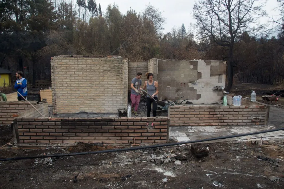 Mil garrafas solidarias para la Comarca Andina