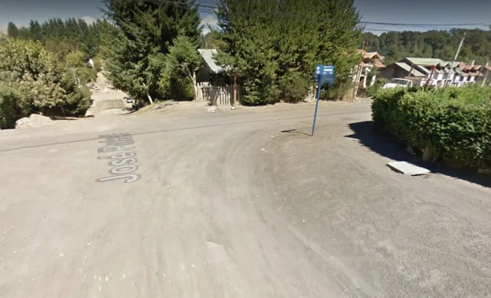 Golpeó a su pareja y a los vecinos que intentaron defenderla