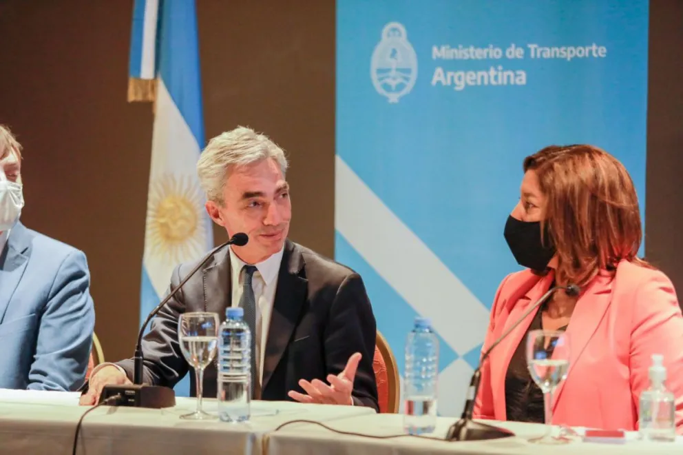 Murió el ministro Mario Meoni en un accidente automovilístico