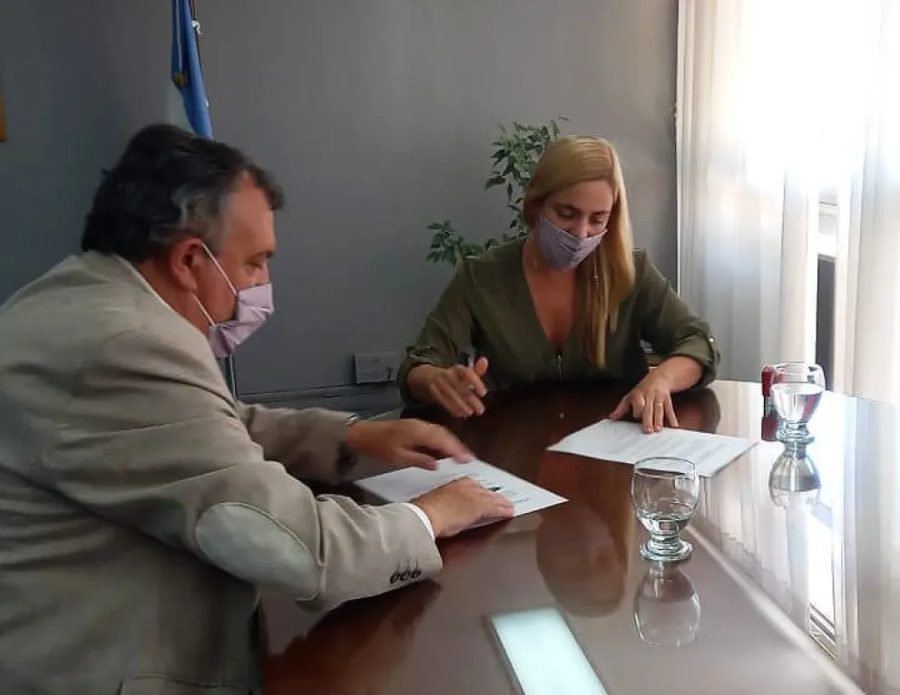 Gennuso y Soria firmaron acuerdos comunales
