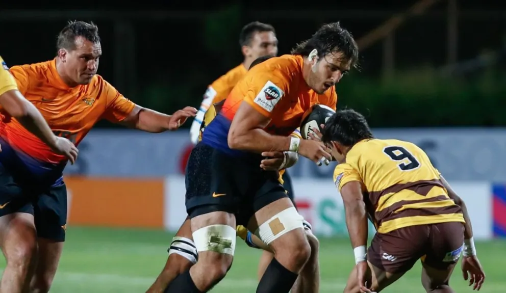 Juan Pablo Zeiss llega en el apoyo. Jaguares XV fue contundente.
