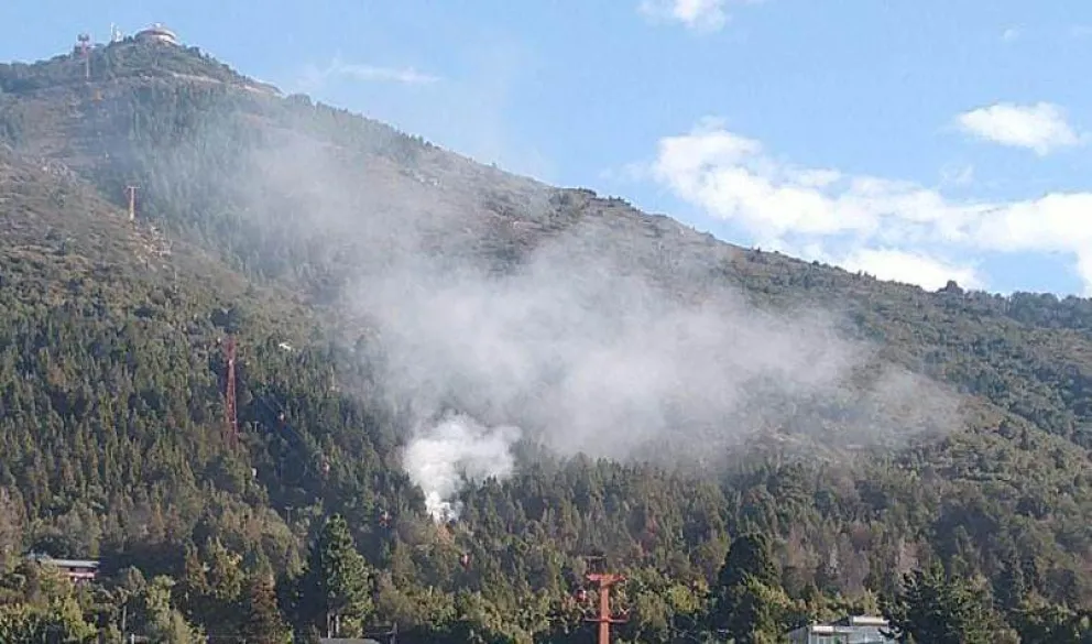 Incendio en una vivienda en la ladera del cerro Otto