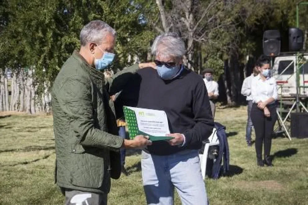 El Gobierno entregó maquinaria a productores por más de $17.000.000