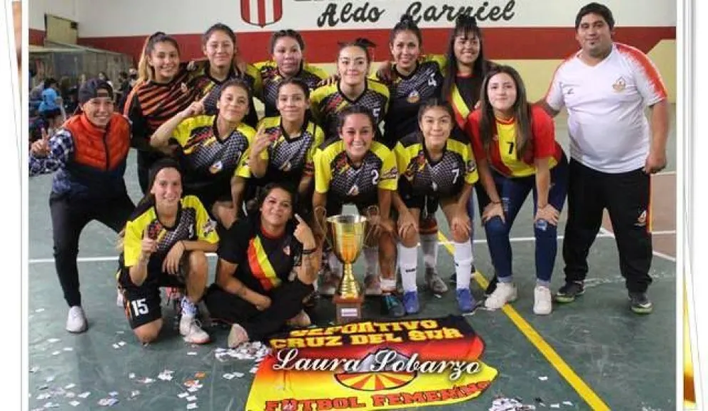 Las "Cruzadas" se recuperaron de un 0-2 y golearon 5-2 en la final.
