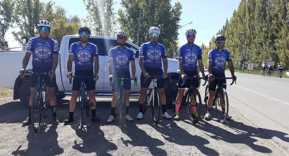 El equipo Lucky Bike con Marcos León y Denis Heredia.