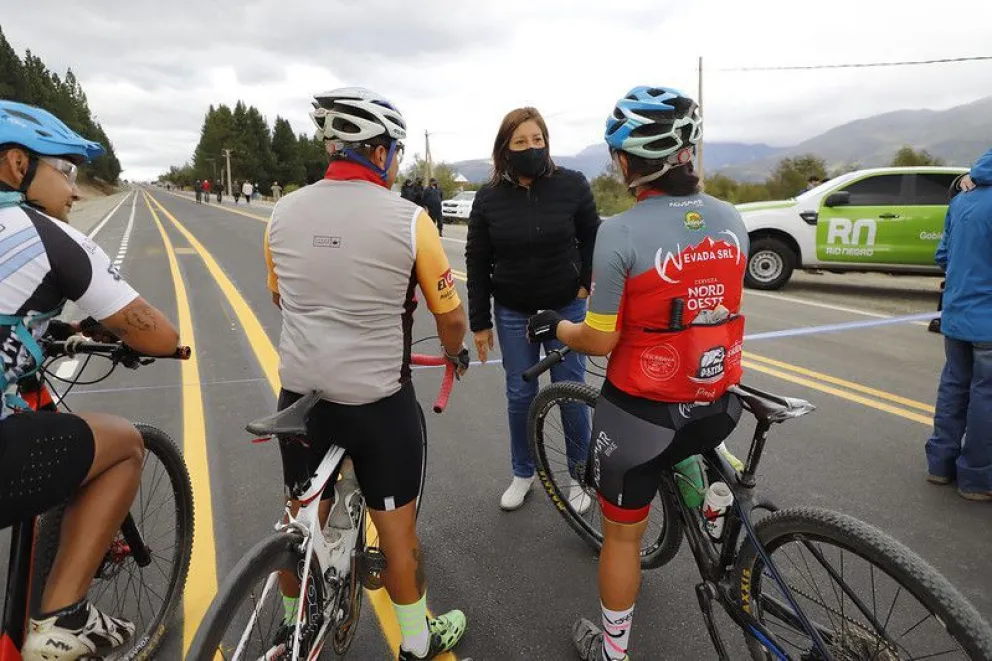 Se inauguró el asfalto del Circuito Mallín Ahogado, que cambiará la vida de los vecinos