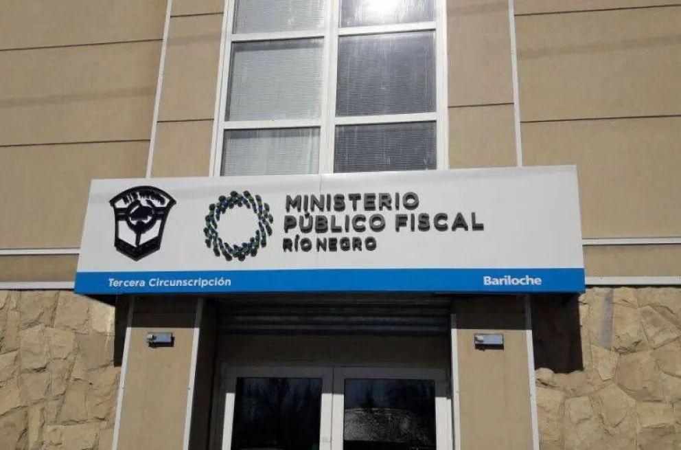 Imputaron a los jóvenes que arrojaron a un egresado por la ventana de  un hotel