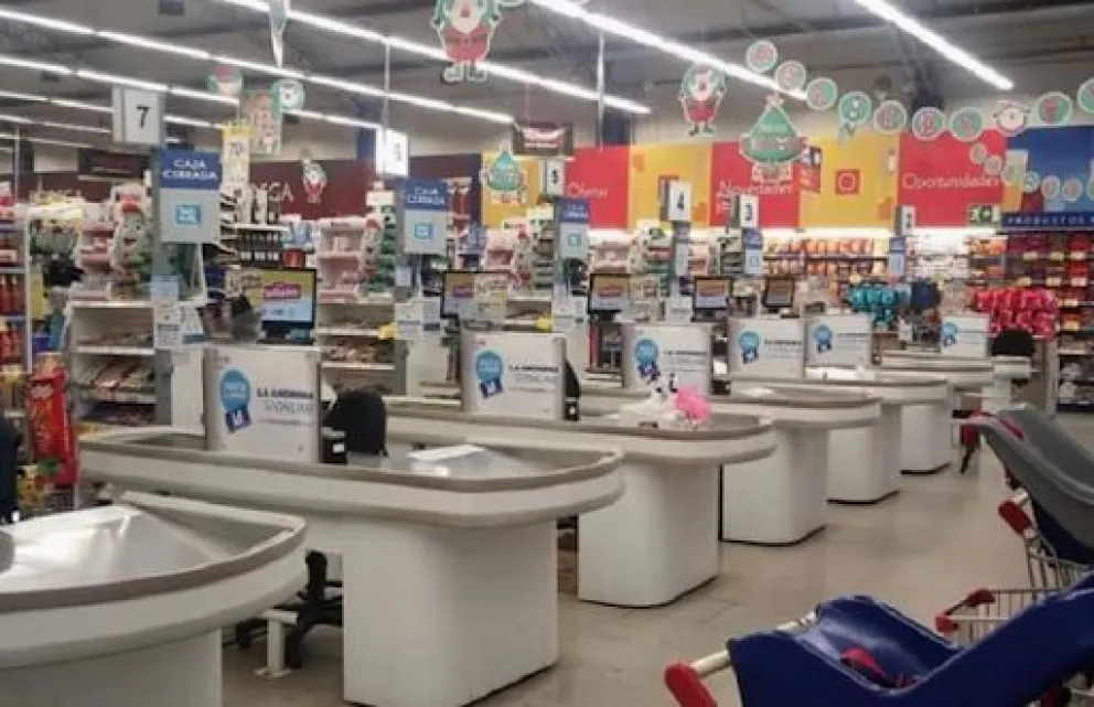 Supermercado condenado por despedir a cajero y no pagarle lo correspondiente