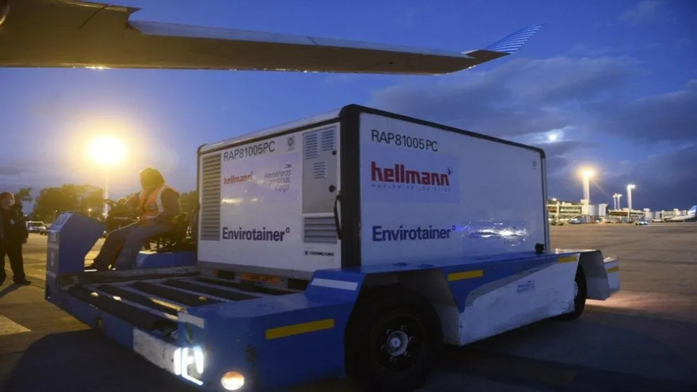 Aterrizó un nuevo vuelo con 384 mil dosis de Sinopharm