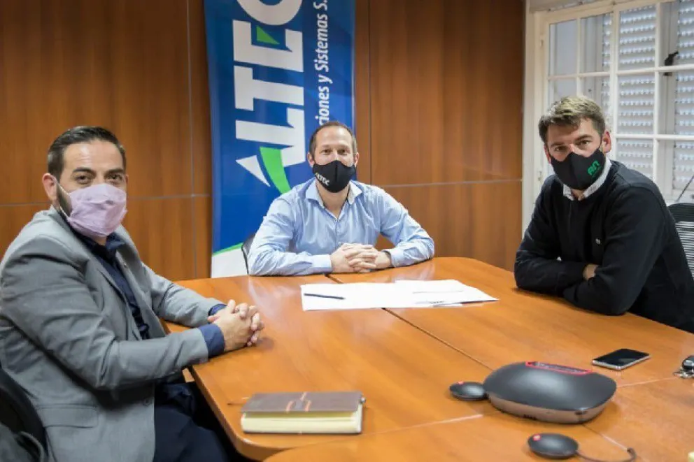 Firmaron un convenio para mejorar la conectividad en Comallo