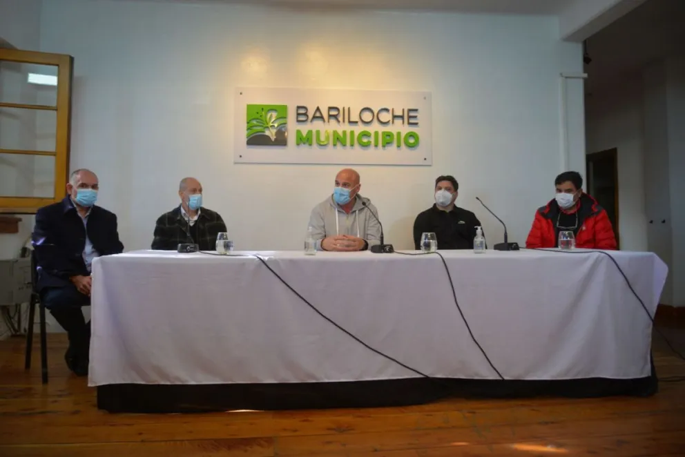 Autoridades sanitarias advierten sobre la situación en Bariloche: "El sistema está colapsado". (fotos: Marcelo Martínez)