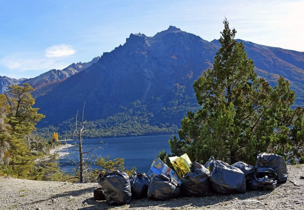 En jornadas de limpieza en los lagos, encontraron hasta residuos patógenos