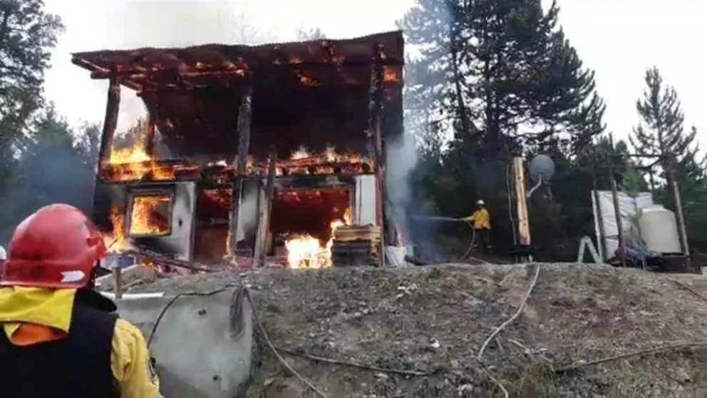 Un hombre murió en un incendio en Loma del Medio