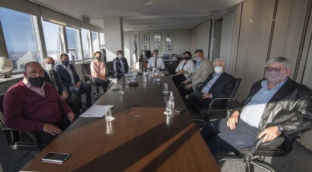 Viajes de egresados: Extienden prohibición y piden asistencia económica al sector