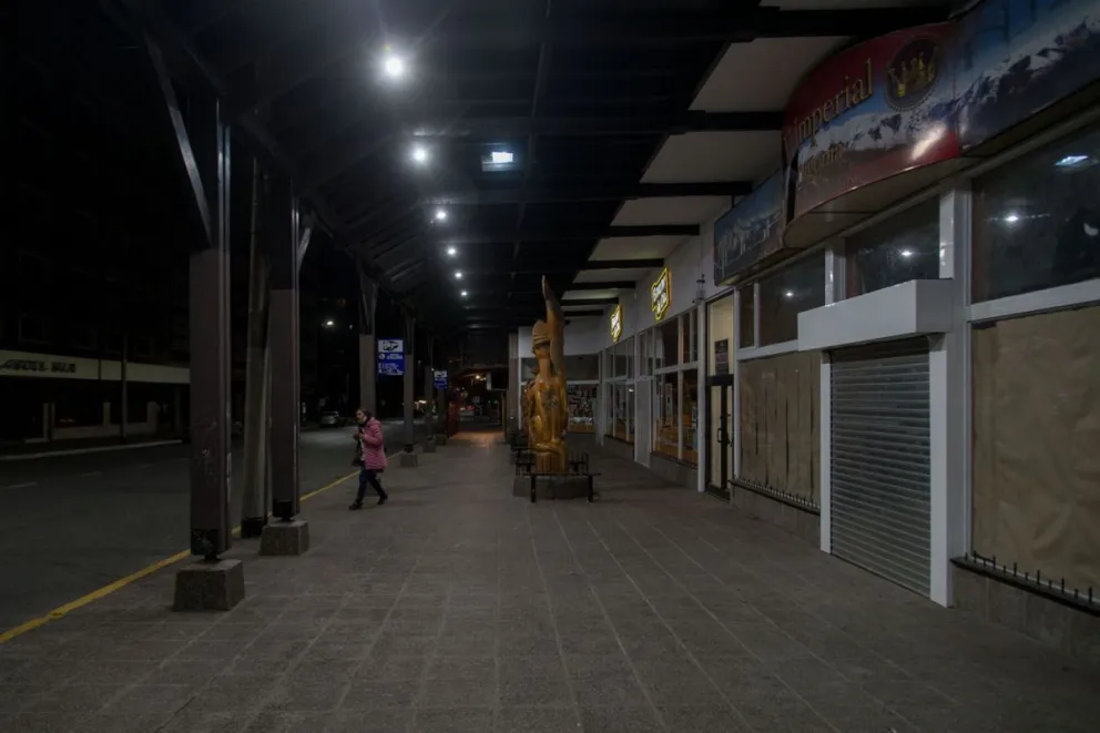 En detalle: Restricciones y horarios para frenar la segunda ola de Covid-19