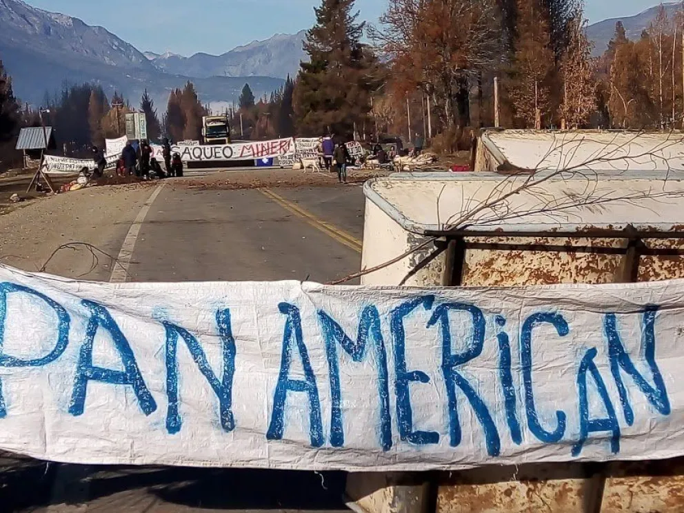Se prolonga el corte sobre Ruta Nacional 40 a la altura de Las Golondrinas