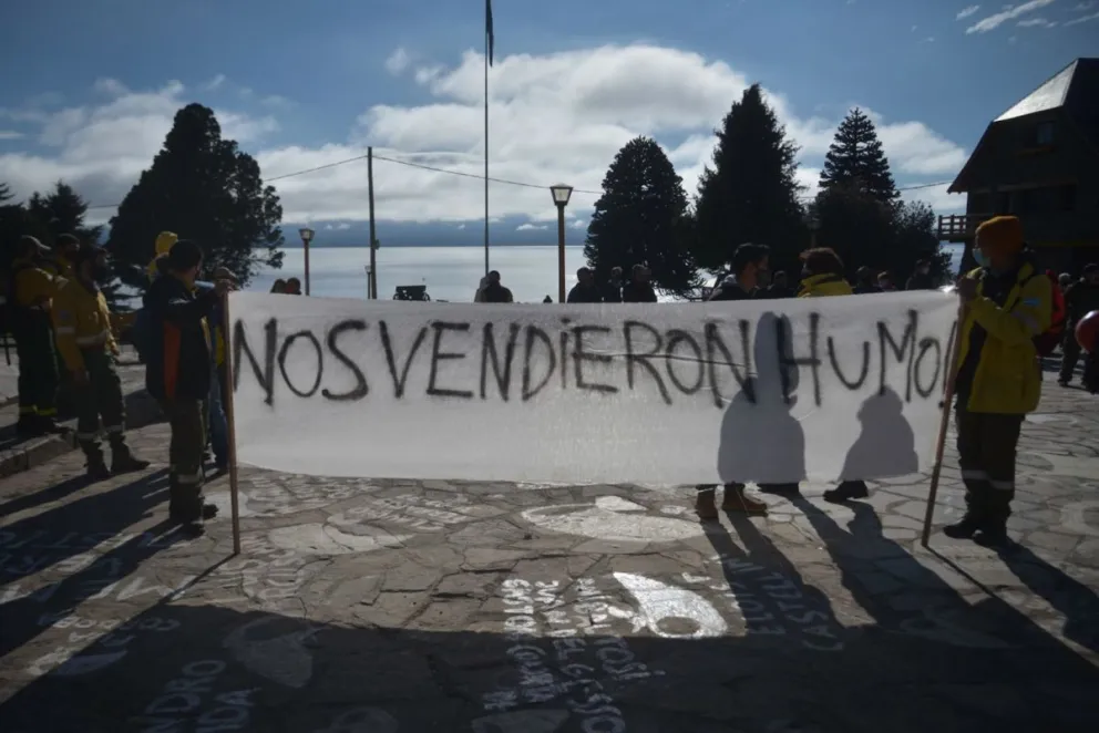 Integrantes de Parques Nacionales también participaron del reclamo.