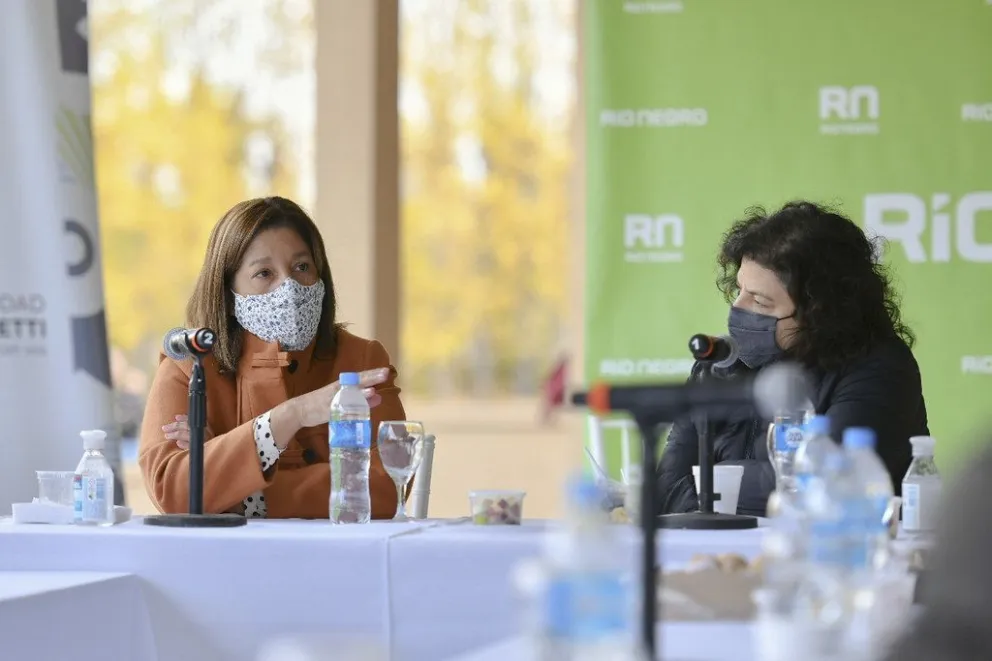 Vizzotti aseguró que las nuevas variantes de Covid-19 tienen "una letalidad mayor e impactan en edades más jóvenes"