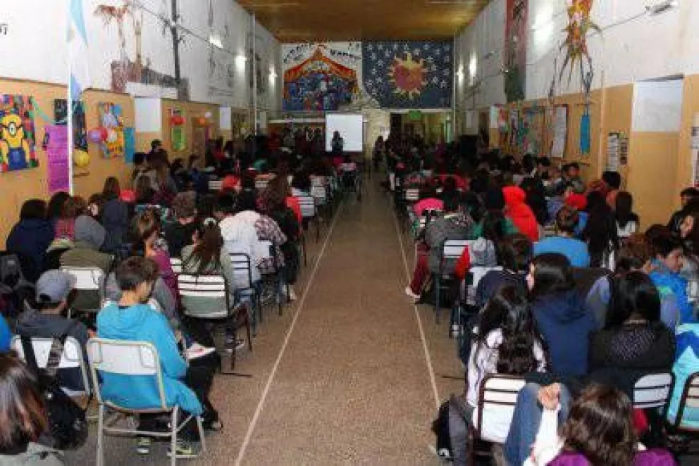 Salón de usos múltiples del CEM 2 lleva el nombre de un caído en Malvinas