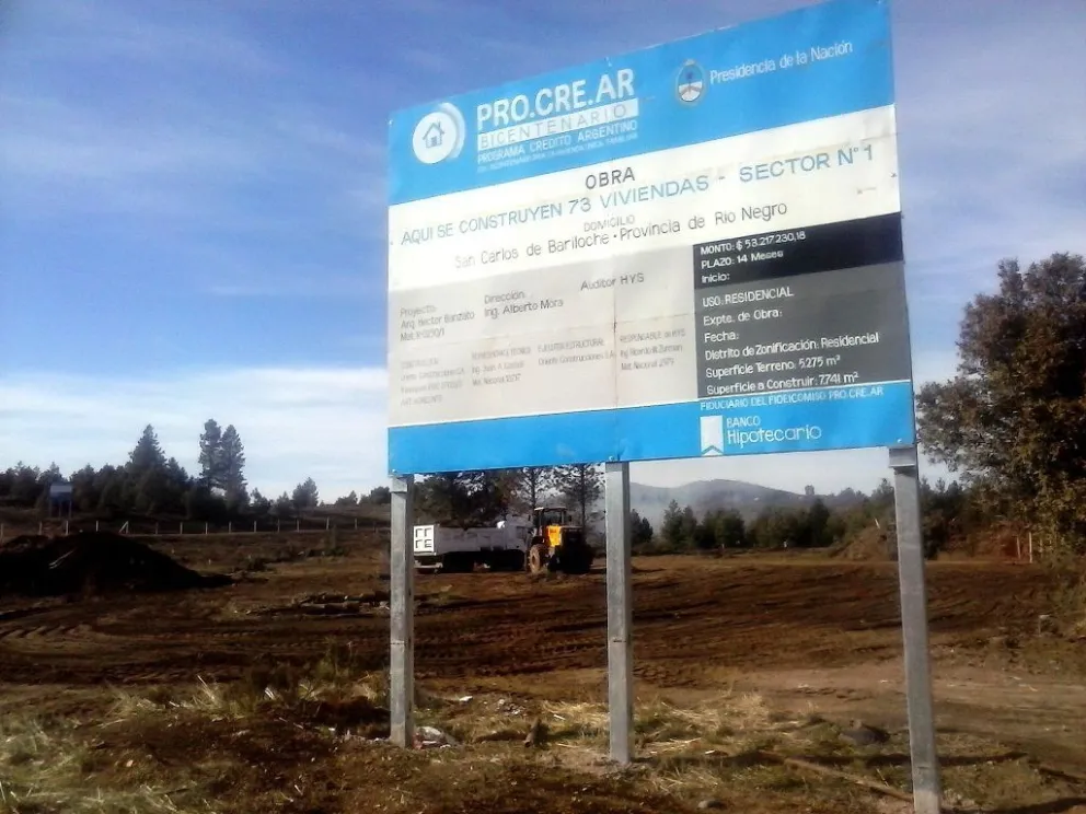 Comienzan a preparar el terreno para la construcción de viviendas del Procrear.