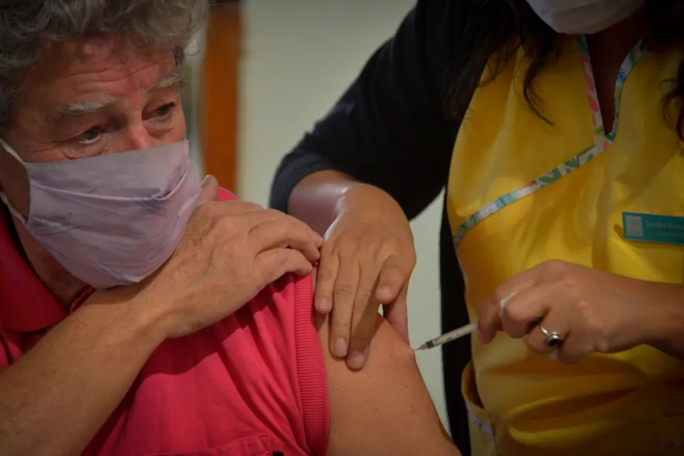 Llegan más de 10 mil vacunas contra el coronavirus a Río Negro