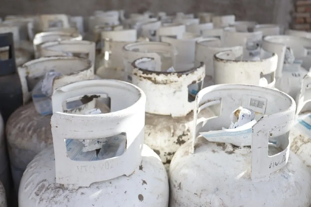 Comienza el reparto de garrafas de un nuevo operativo del Plan Calor