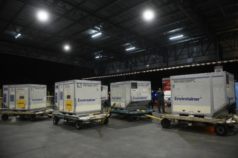 Llegaron más de 650.000 dosis de AstraZeneca