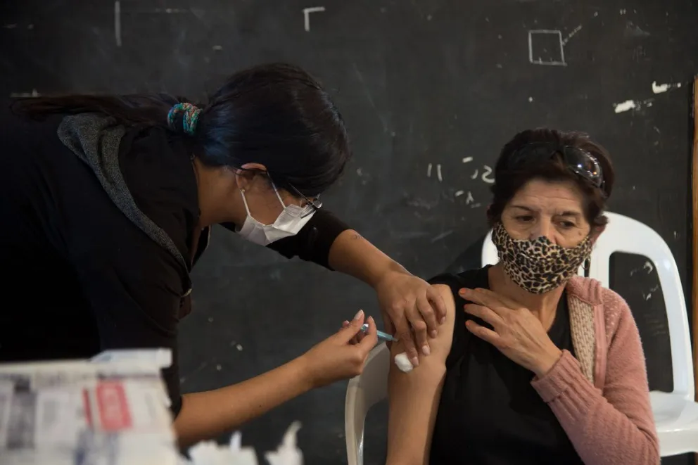 El Ministerio de Salud de la Nación  adquirió 8.160.000 dosis distribuidas en tres tipos de vacuna según el grupo etario y el nivel de riesgo. Foto: Ilustrativa, Marcelo Martínez.