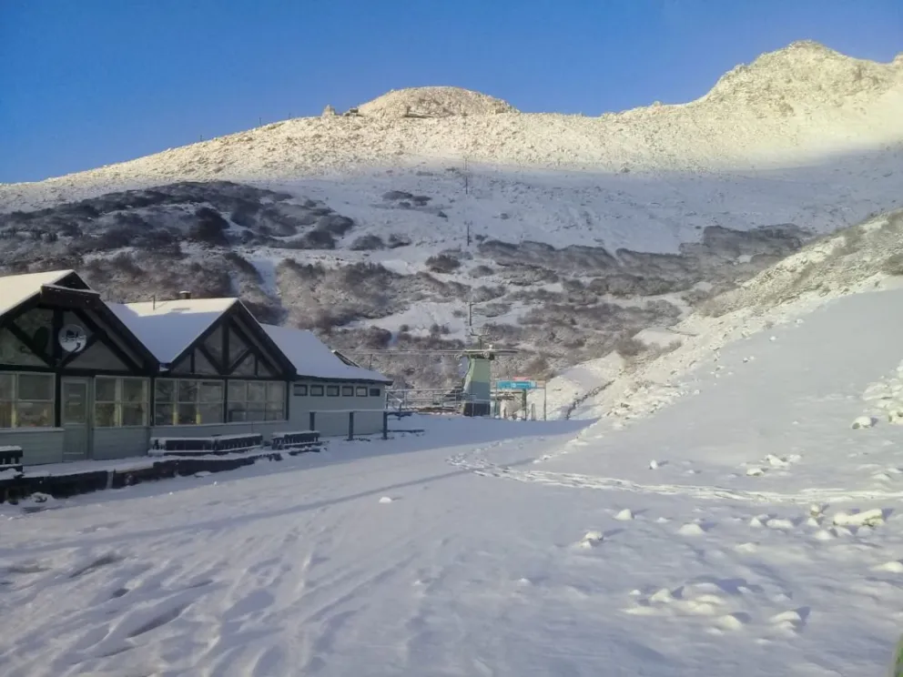 Así está el cerro Catedral y se espera más nieve para el fin de semana
