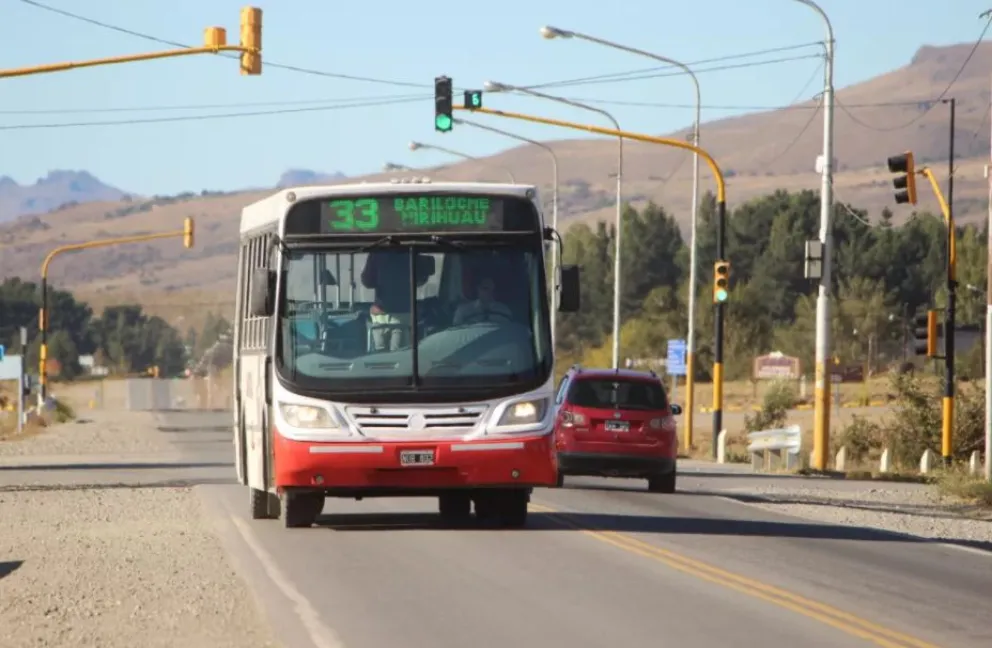Choferes de la empresa Las Grutas vuelven a parar por falta de pago