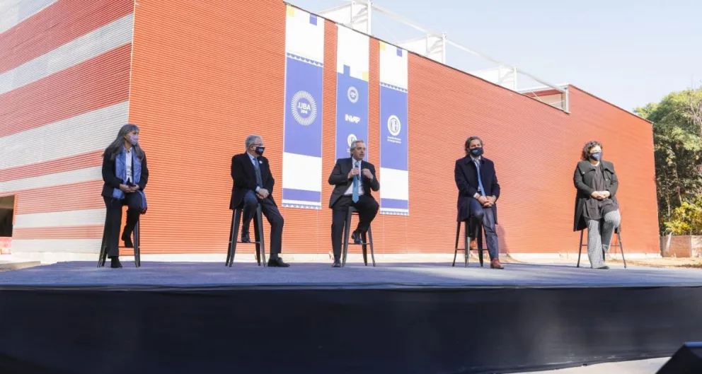 Fernández pidió "no dejar de cuidarse" y anunció la prórroga del DNU