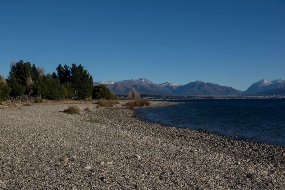 Buscan garantizar el acceso público a las costas en Dina Huapi