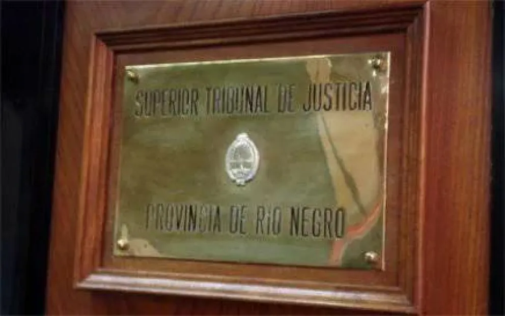 Familiares de víctimas de hechos de violencia rechazan la postulación de un abogado barilochense