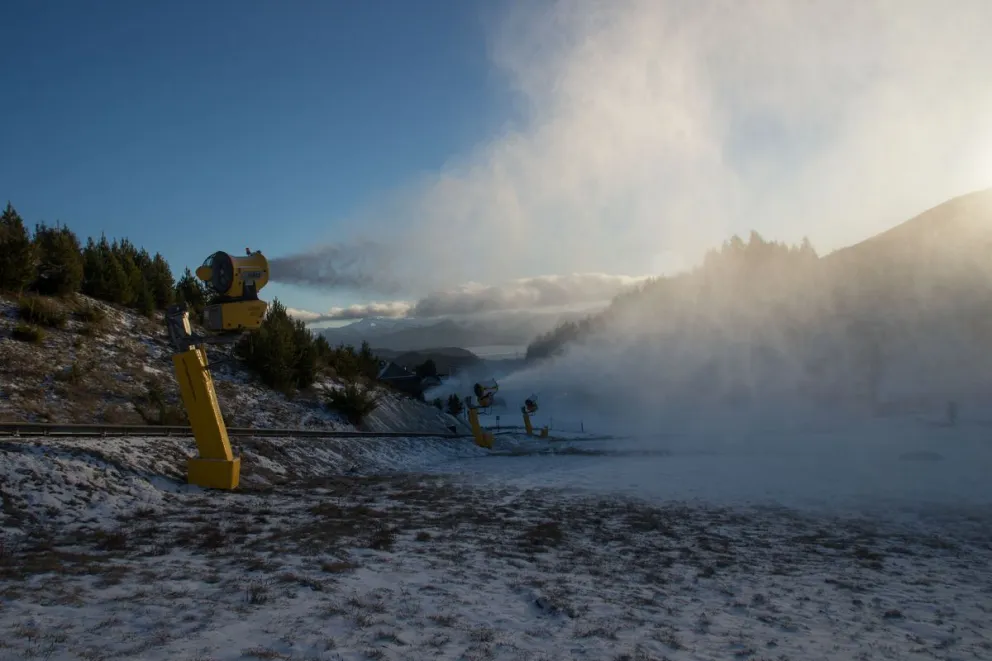 Catedral comenzó con la fabricación de nieve